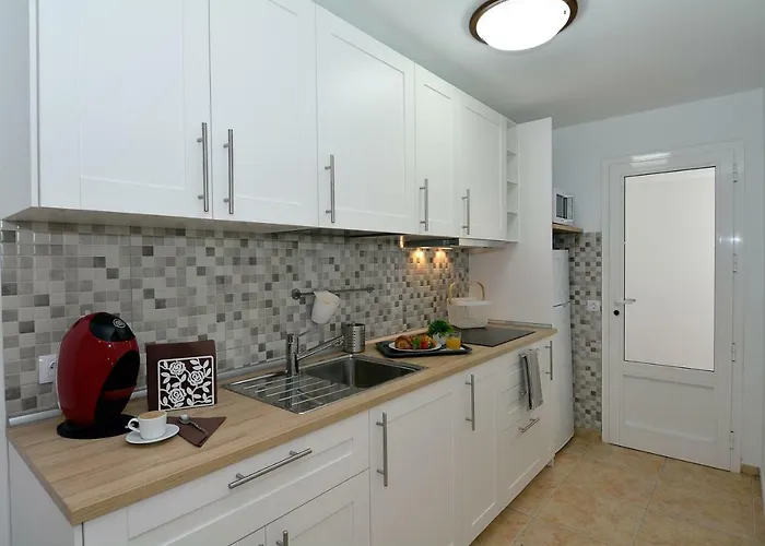 El Pueblo Apartment *